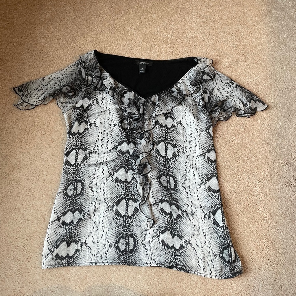 Black/white top